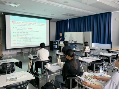 建築環境学科紹介の様子