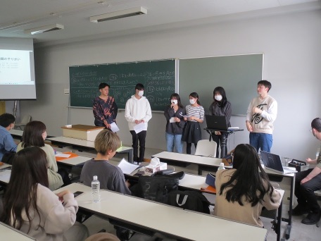 グループ発表会の一場面