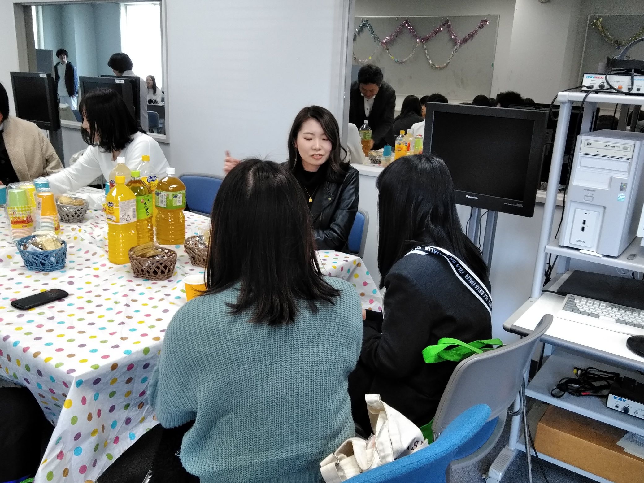 卒業生、在学生とのフリートーキングコーナー