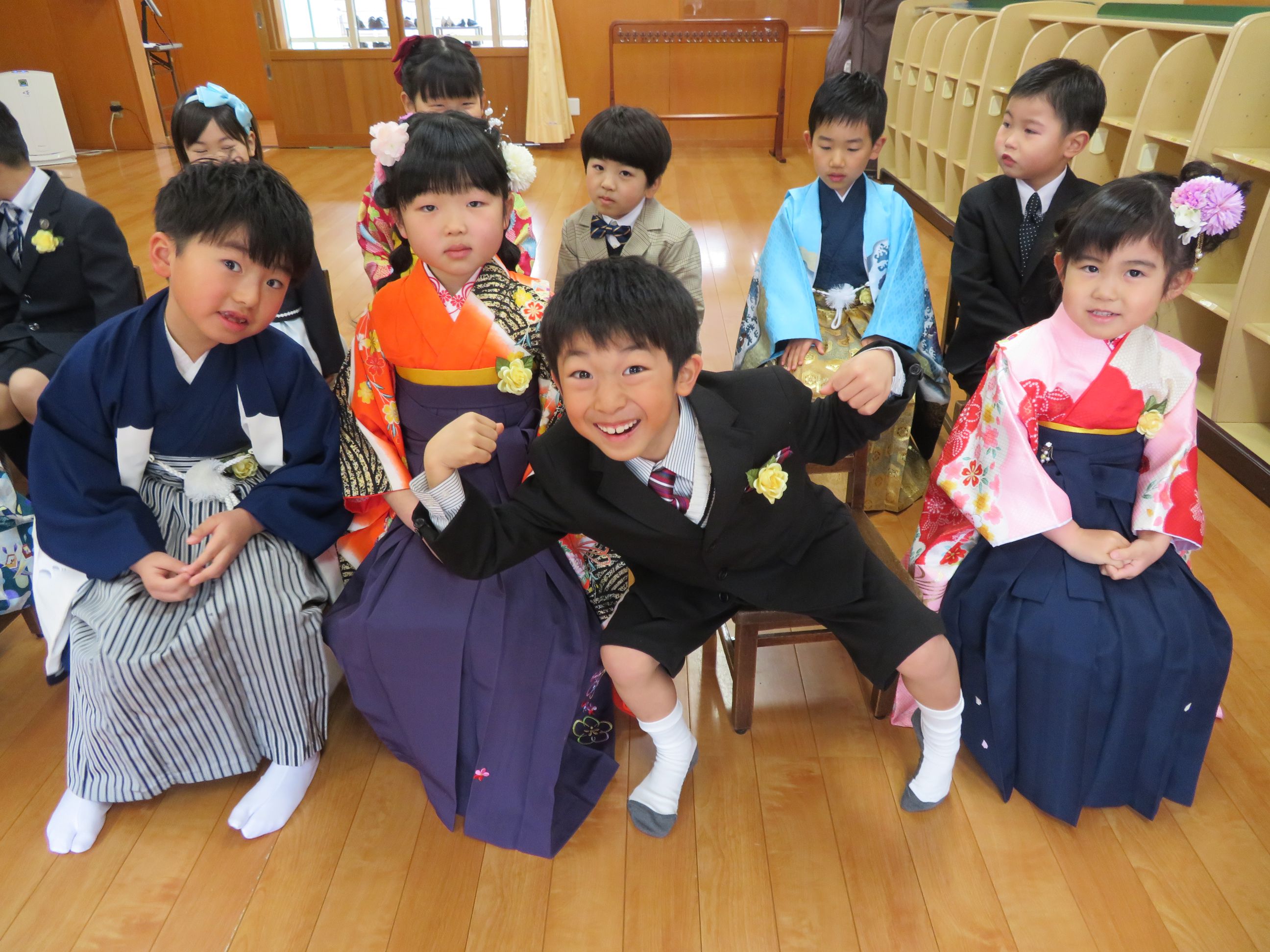 男の子2人、女の子2人