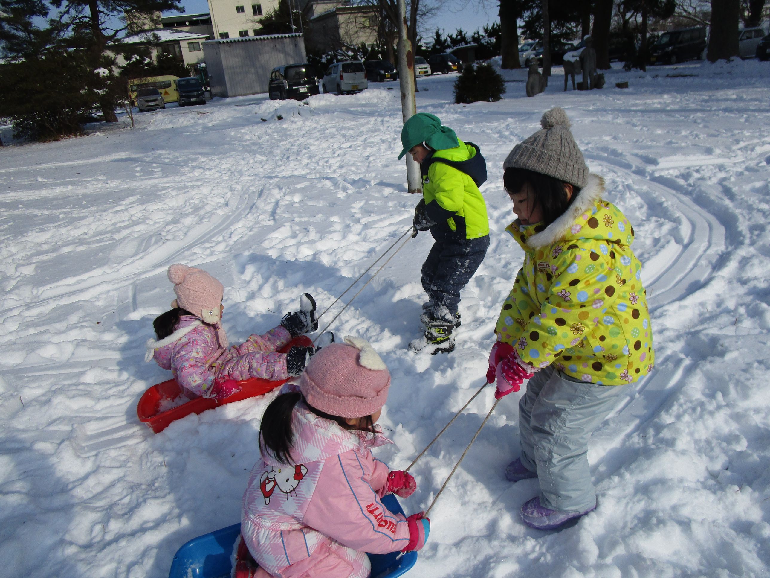 雪遊び