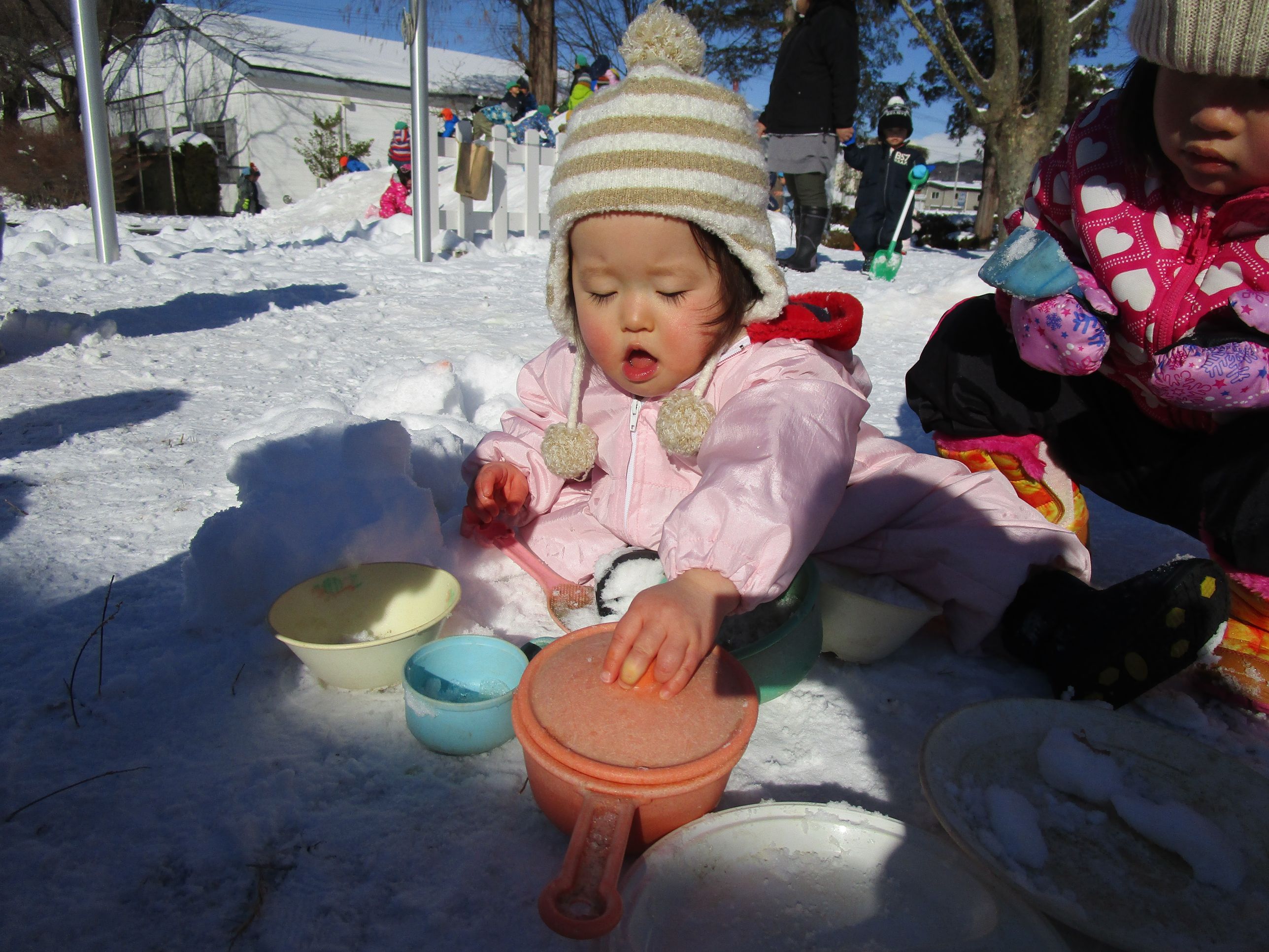 雪遊び