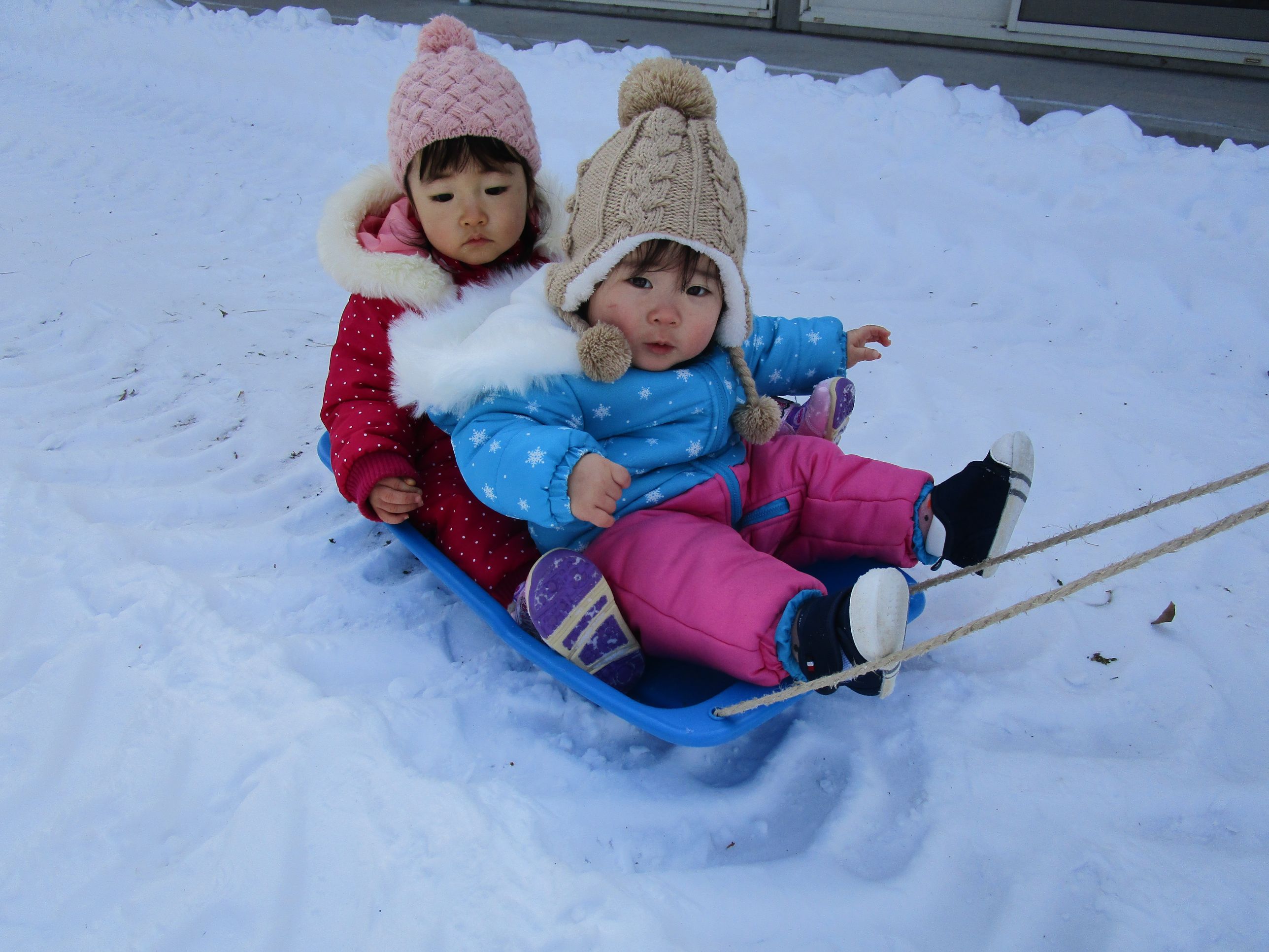 雪遊び