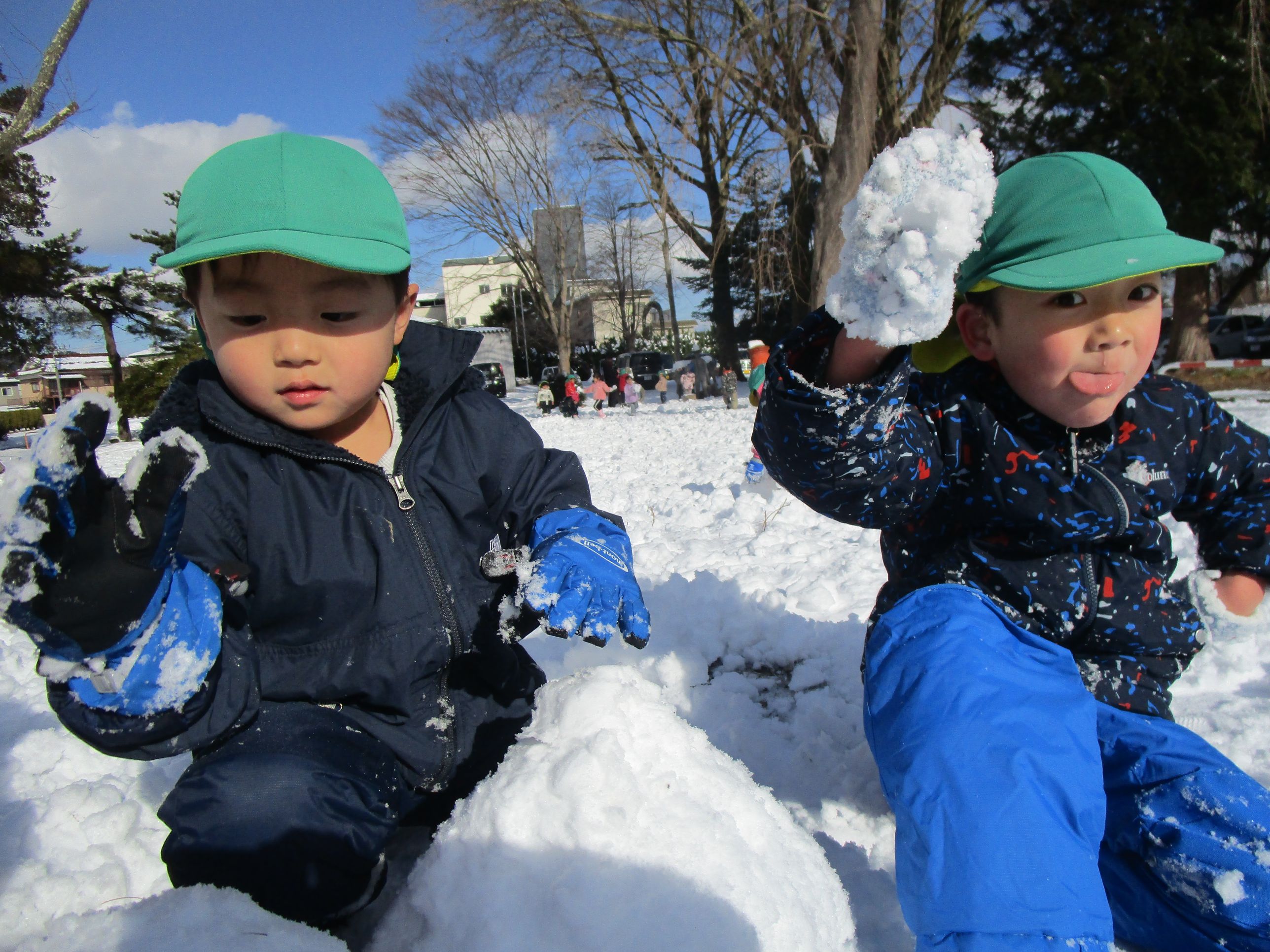 雪遊び